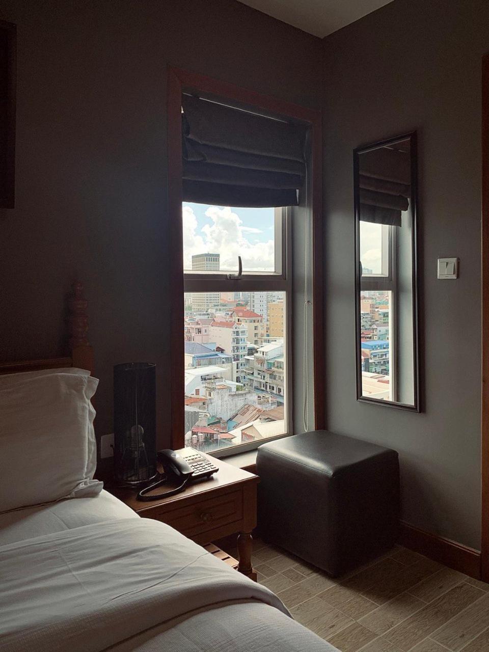 Point Boutique Hotel Phnom Penh Room photo