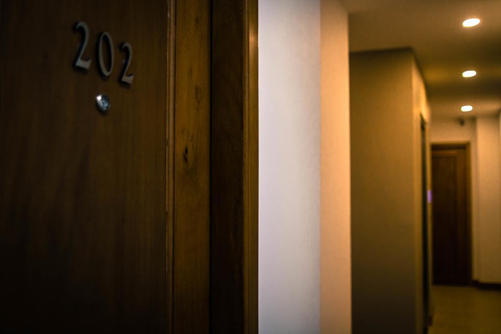 Point Boutique Hotel Phnom Penh Exterior photo